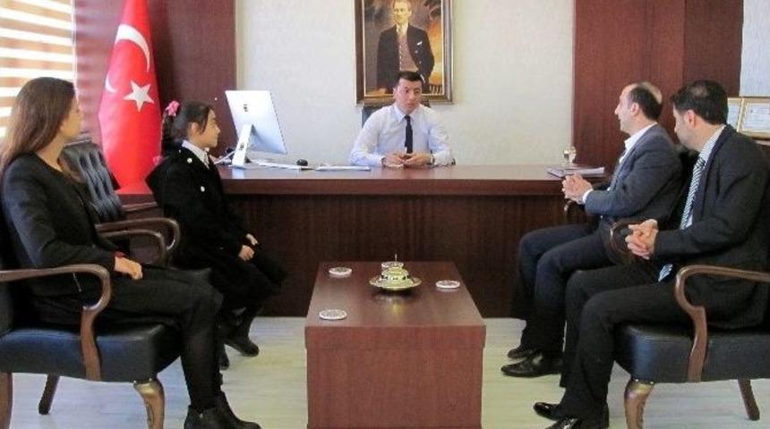 Gaziantep İl &Ouml;ğrenci Meclisi Başkanı Medine Sayın, Araban Kaymakamı Eme&ccedil;&rsquo;i Ziyaret Etti