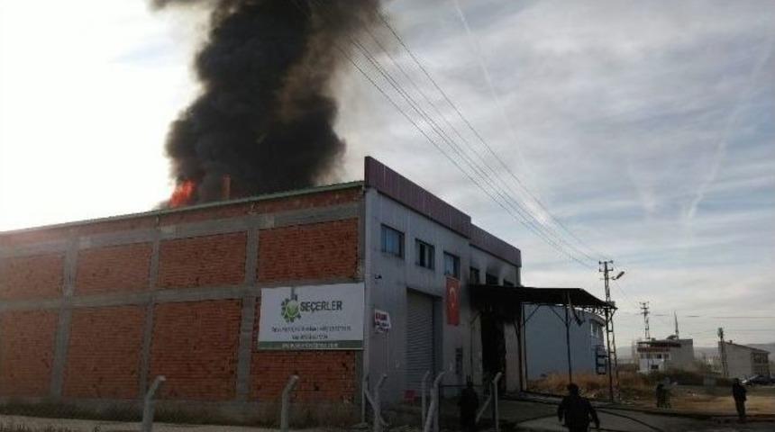 &Ccedil;ubuk&rsquo;ta Yağ Fabrikası Yangını Korkuttu