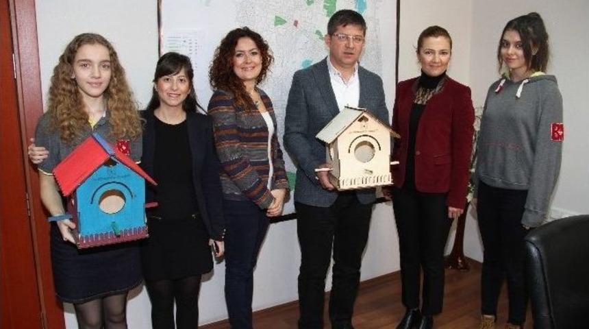 &Ouml;ğrencilerden Başkan Subaşıoğlu&rsquo;na Kuşevi Hediyesi
