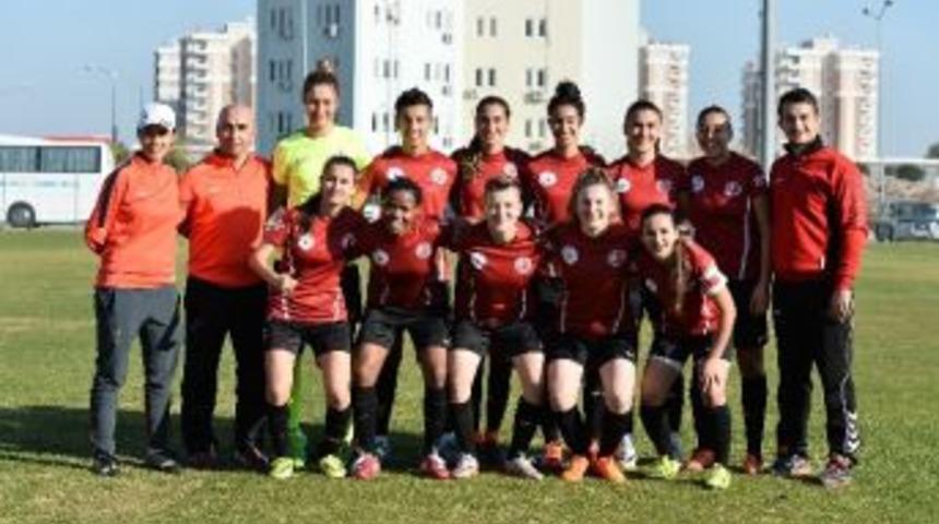 Muratpaşa&rsquo;dan 1207 Antalya Kadın Futbol Takımı A&ccedil;ıklaması