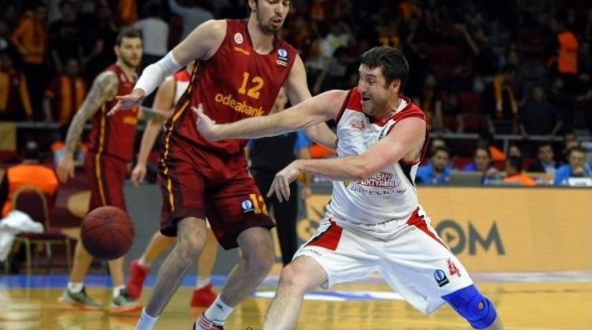 Rus Takımı Başkanı Galatasaray Ma&ccedil;ında Sahaya İndi