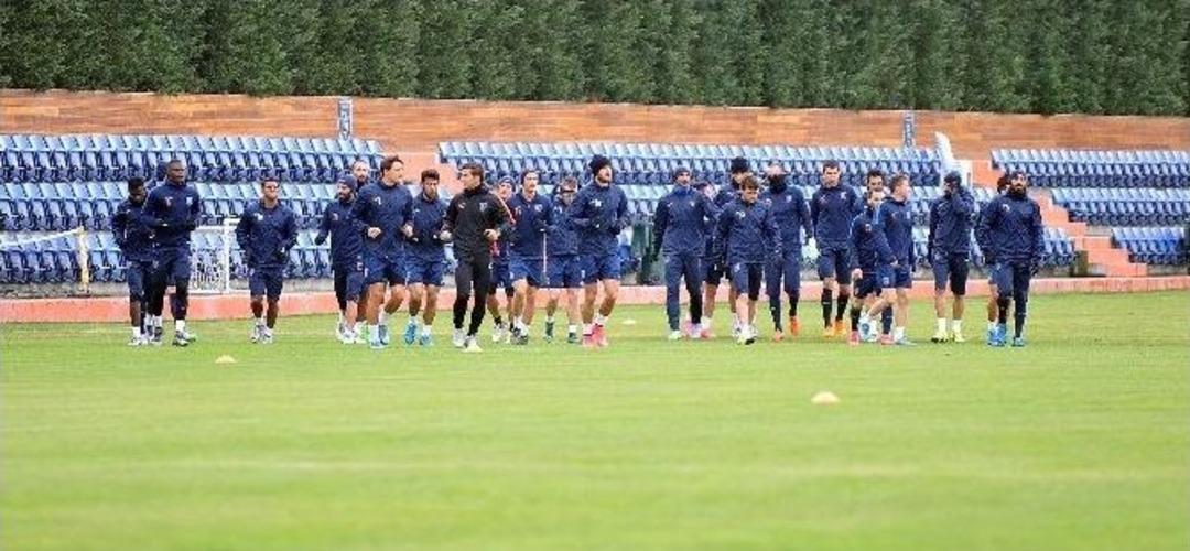 Medipol Başakşehir, Fenerbah&ccedil;e Ma&ccedil;ının Hazırlıklarını S&uuml;rd&uuml;r&uuml;yor