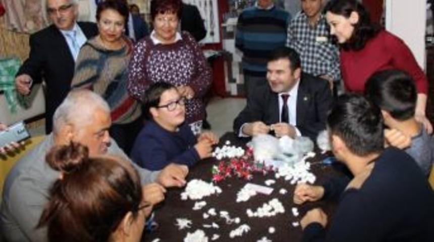 Kaymakam Tanrıseven, Engelsiz Yaşamevi Derneği&rsquo;ni Ziyaret Etti