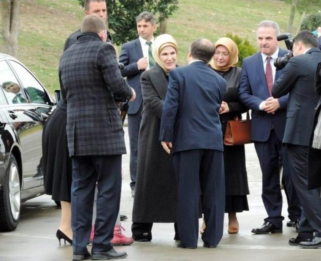 Emine Erdoğan&rsquo;a Sakarya&rsquo;da Sevgi Seli