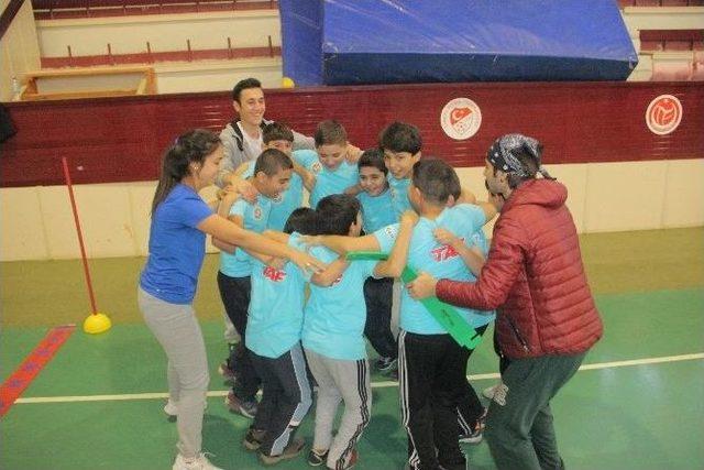 Elazığ’da Çocuklar Atletizmle Buluştu