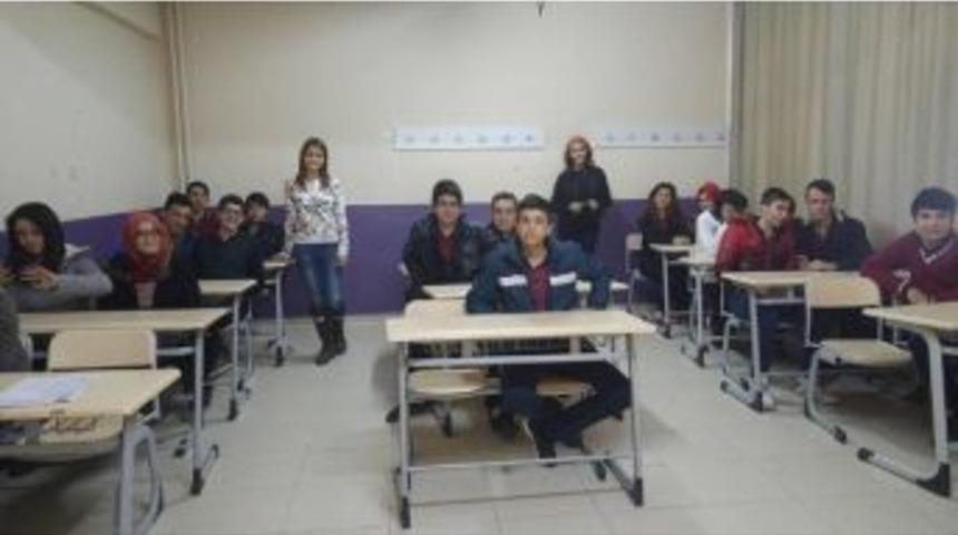 &Uuml;niversite &Ouml;ğrencileri, Okullarda Rehberliği Tanıttı