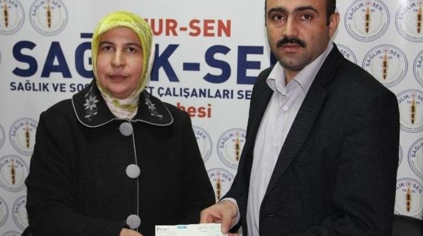 Sağlık Sen Vefat Eden Üyesinin Yakınlarını Unutmadı