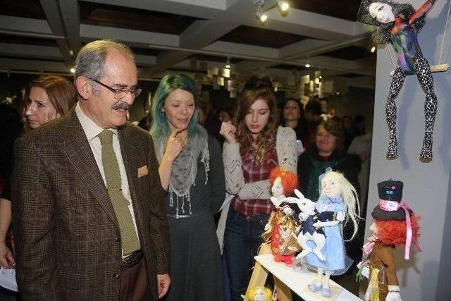 “bir Bebek Hikâyesi” Sergisi Açıldı