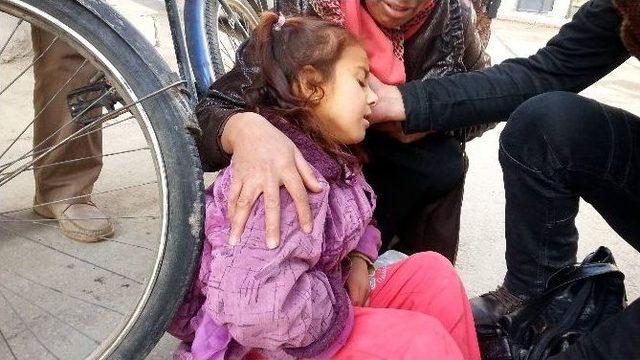Ayağı Bisiklet Tekerine Sıkışan Suriyeli Kızın Feryadı 1