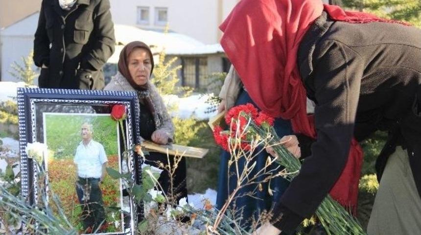 Gazeteci Sevmiş Mezarı Başında Anıldı