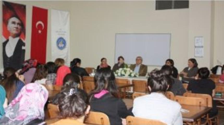 Ticaret Odası Başkanı Sezgin &Uuml;niversite &Ouml;ğrencileriyle Buluştu