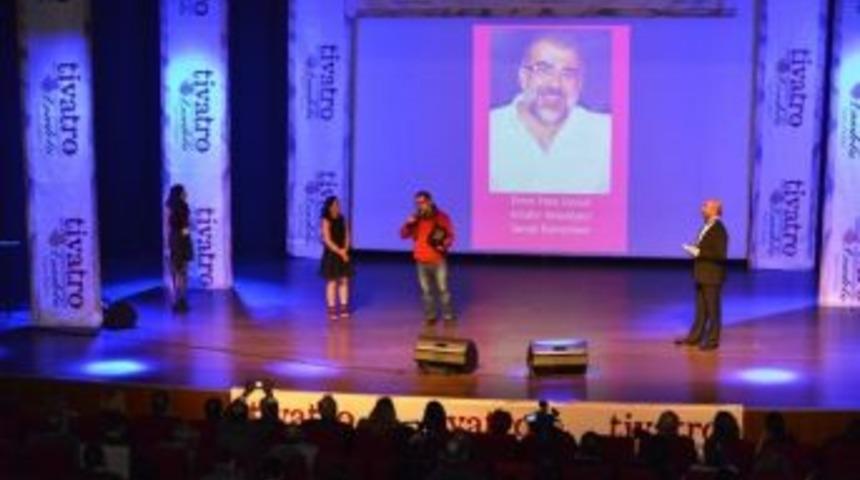 Soysal&rsquo;a &ldquo;tiyatro Sanatına Katkı &Ouml;zel &Ouml;d&uuml;l&uuml;&rdquo;