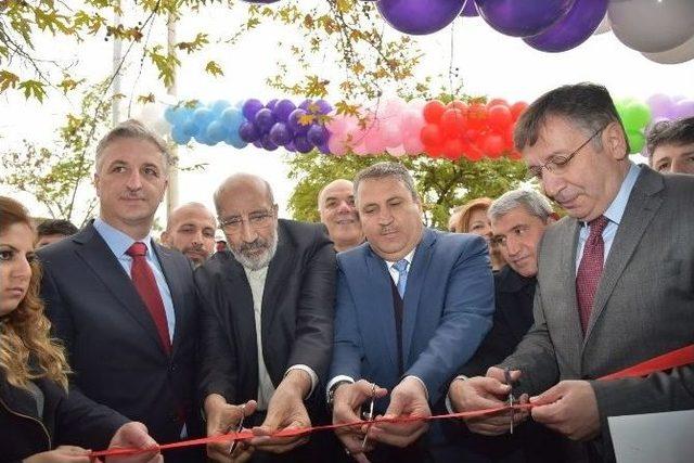 Kaynak Mahallesi Yunusemre Gündüz Bakım Evi Hizmete Açıldı