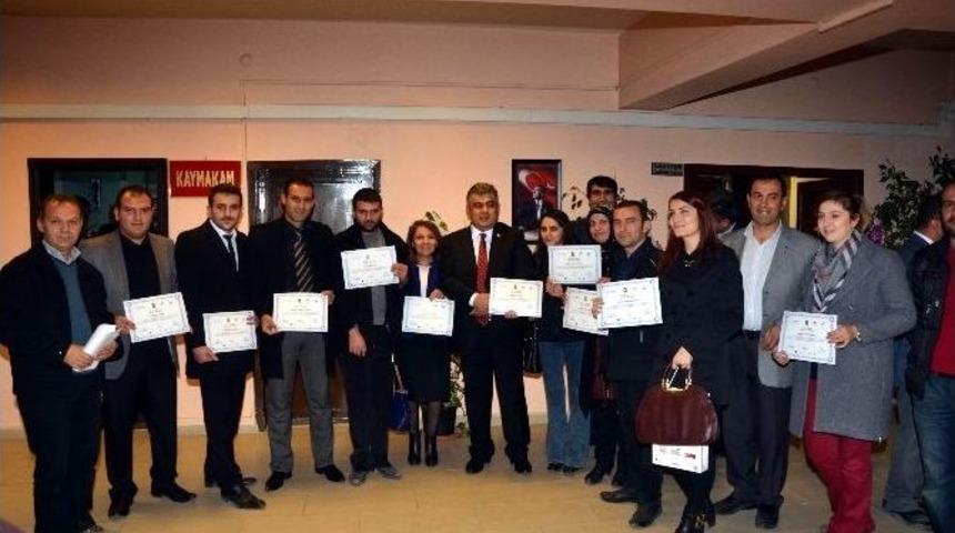 Başarılı Kursiyerlere Sertifikaları Verildi