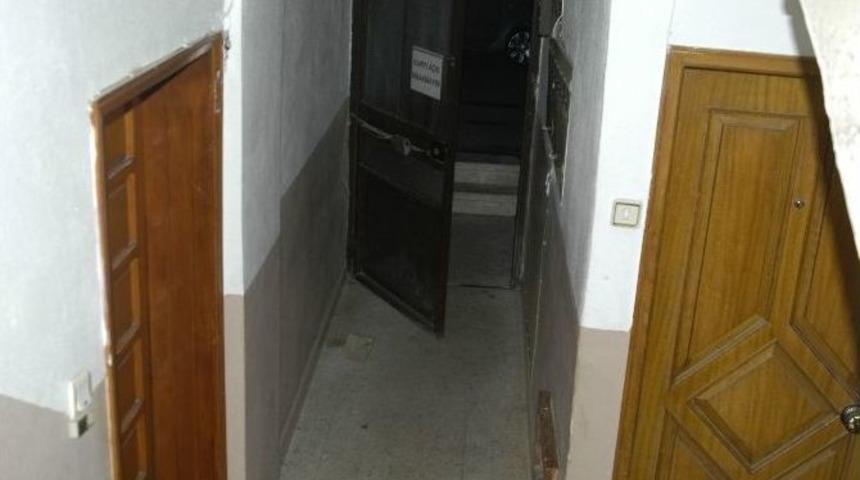 Gündüz Vakti Hırsızlık Ev Sahibini Hayrete Düşürdü