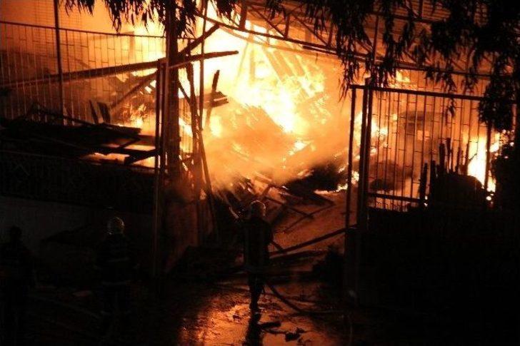 Mersin’de Korkutan Yangın G1