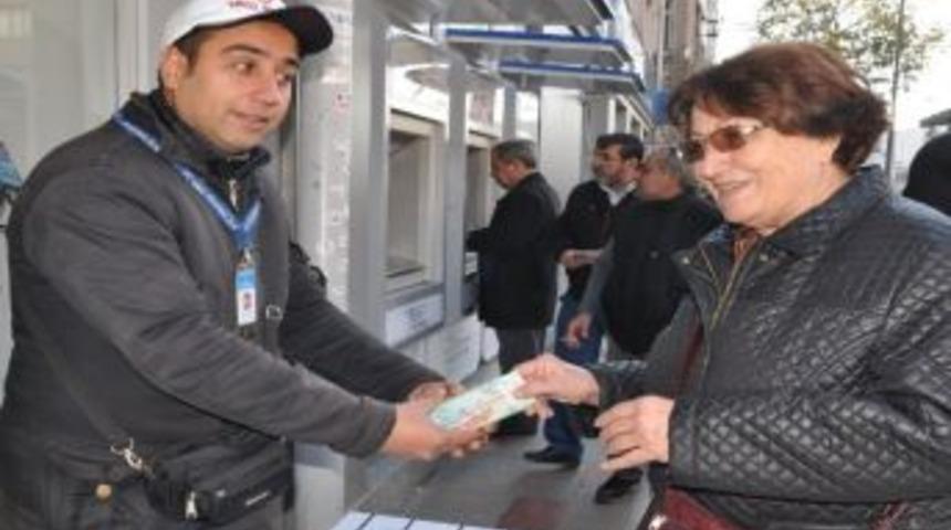 Bandırmalılar Yılbaşı Biletlerine B&uuml;y&uuml;k İlgi G&ouml;sterdi