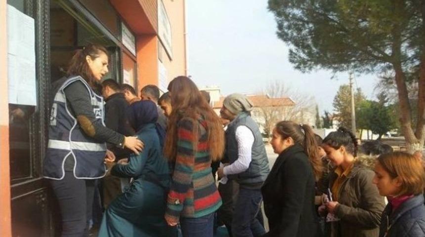 S&uuml;r&uuml;c&uuml; Adayları Yılın Son Yazılı Sınavına Girdi