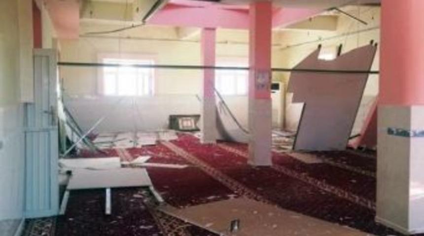 Ter&ouml;ristler Bir Camiyi Daha Kullanılamaz Hale Getirdi