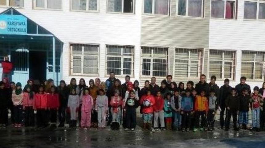 &Uuml;niversite &Ouml;ğrecileri Ortaokulu Ziyaret Etti