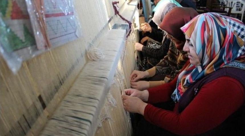 Halı Kurslarına İlgi Her Ge&ccedil;en G&uuml;n Artıyor