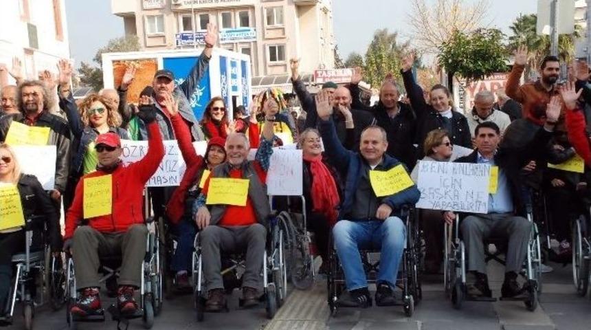 Engellilerin Zorlukları Yaşanılarak Dikkat &Ccedil;ekildi