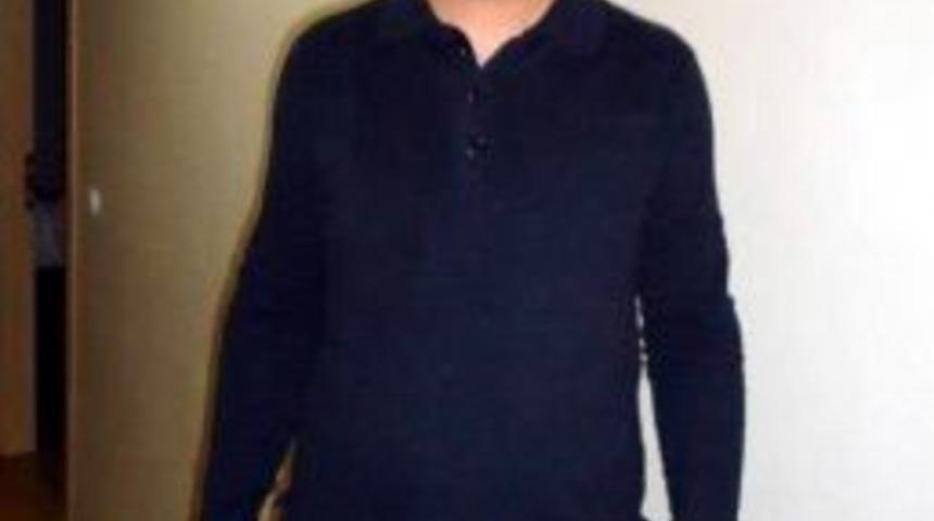 &Ccedil;atıdan D&uuml;şen Gen&ccedil; &Ouml;ld&uuml;