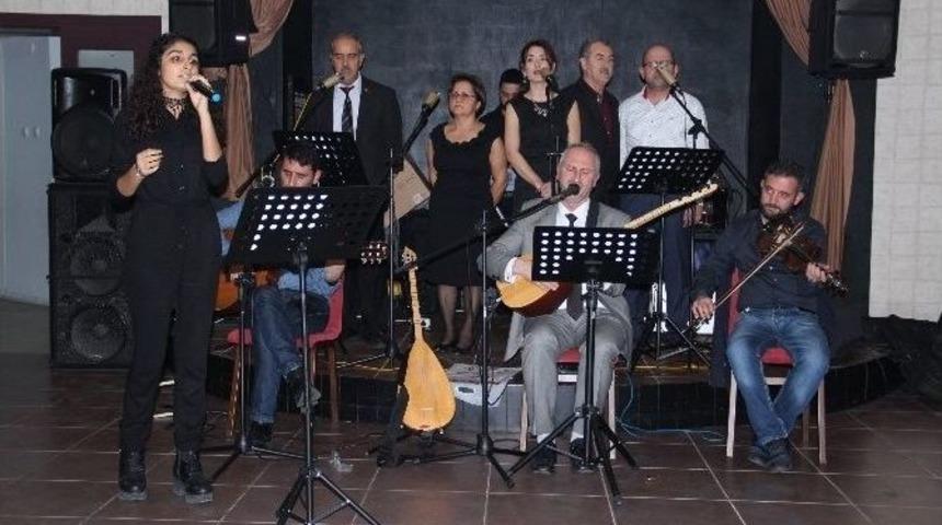 Turkuaz Sanat Derneği T&uuml;rk&uuml; Gecesi D&uuml;zenledi