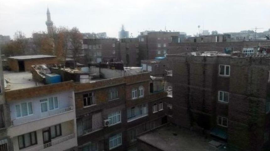 Diyarbakır&rsquo;da &Ccedil;atışmalar Yeniden Şiddetlendi