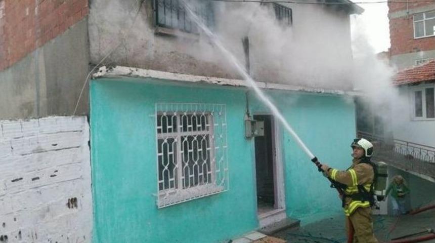 Ev Alevlere Teslim Oldu