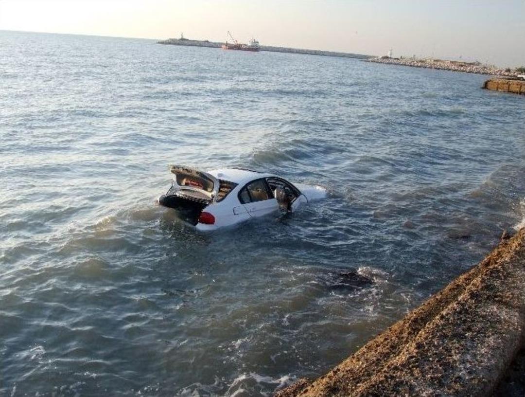 Gen&ccedil; Kızı Emniyet Kemeri &Ouml;ld&uuml;rd&uuml;