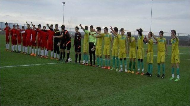 Gönen Belediyespor U-17: 3 - Sarı Köy U-17: O 1