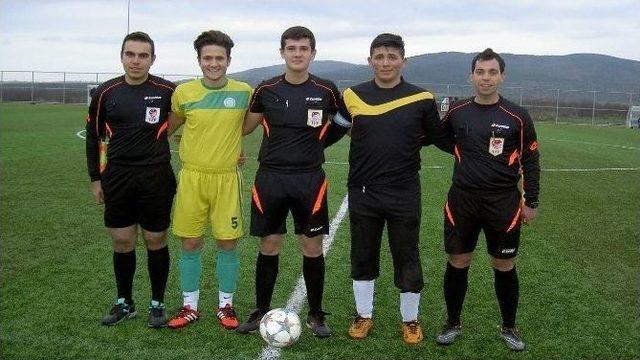 Gönen Belediyespor U-17: 3 - Sarı Köy U-17: O 2