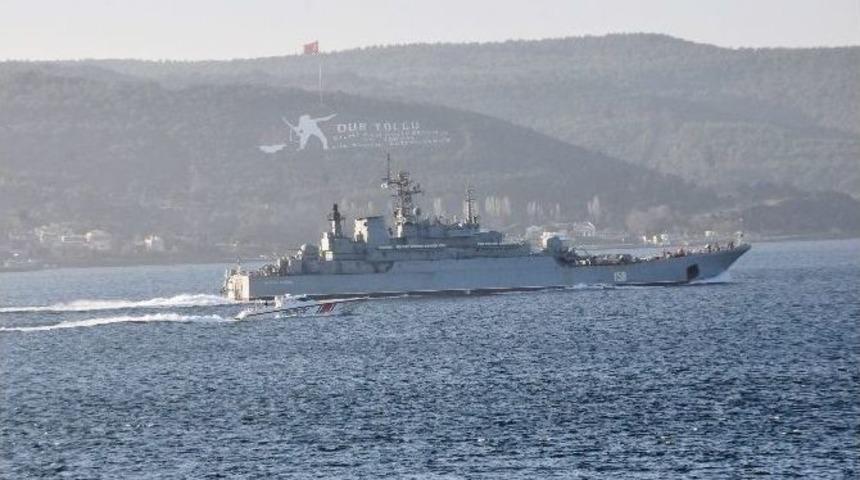 Rus Savaş Gemisi &Ccedil;anakkale Boğazı&rsquo;ndan Ge&ccedil;iş Yaptı