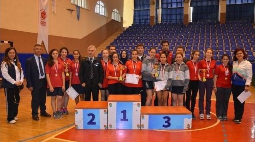 &Ouml;ğrenciler Masa Tenisinde İl Birincisi Olmak İ&ccedil;in Yarıştı