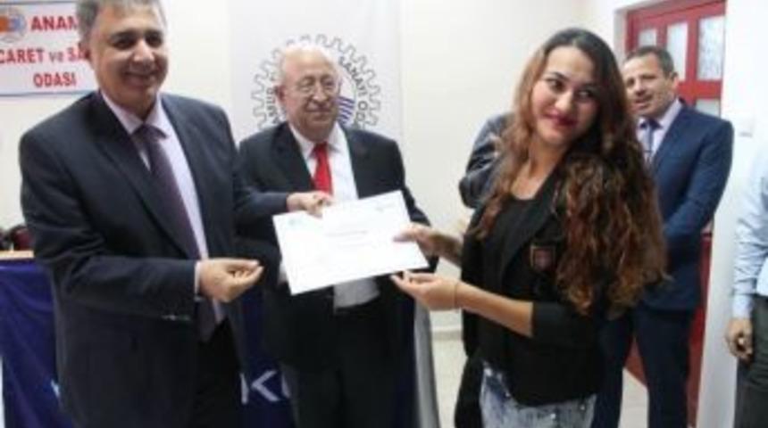 Anamur&rsquo;da Gen&ccedil; Girişimciler Sertifikalarını Aldı