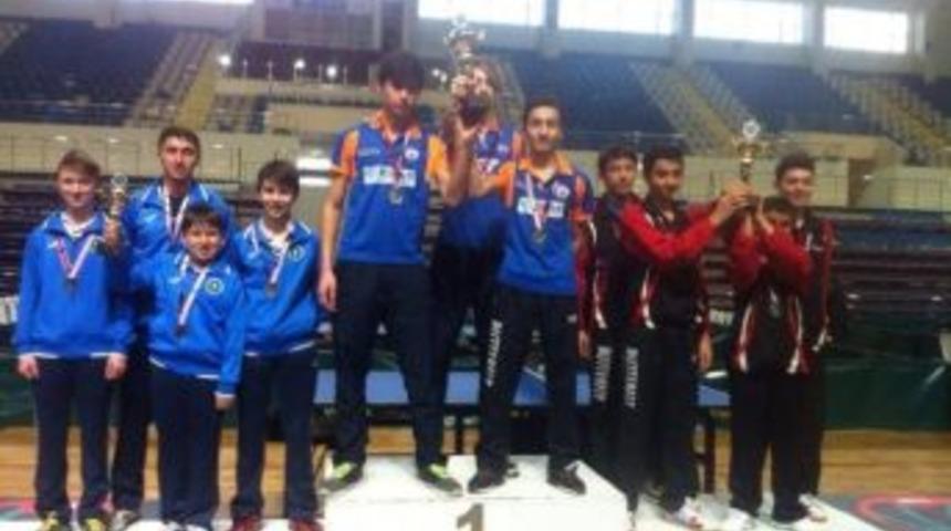 B&uuml;y&uuml;kşehirli Gen&ccedil;ler &Uuml;&ccedil;&uuml;nc&uuml; Oldu