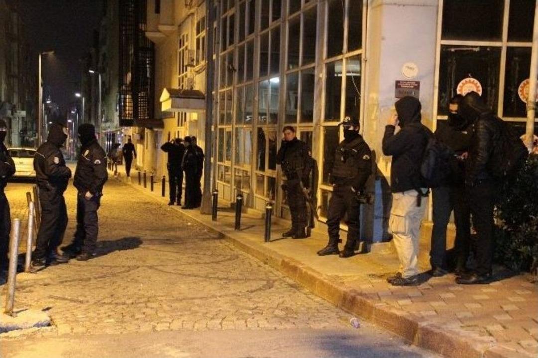 Grup Yorum &Uuml;yesi 5 Kişi Disk &Ouml;n&uuml;nde G&ouml;zaltına Alındı