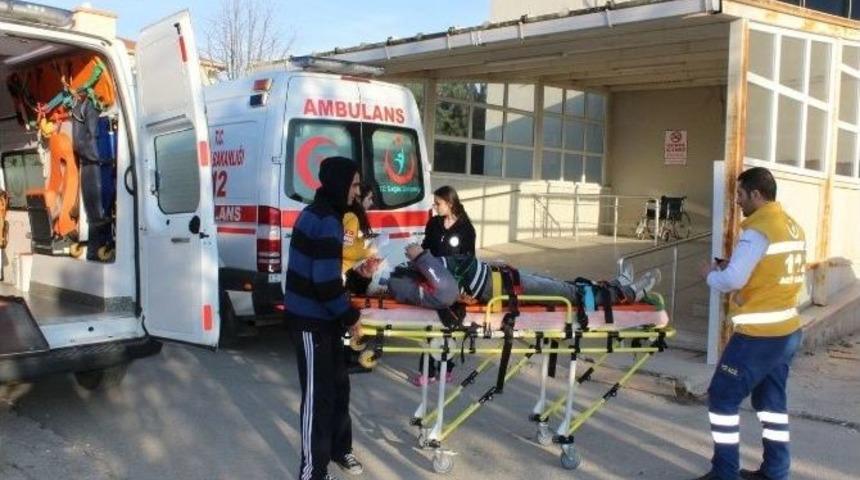 &Ccedil;aldıkları Motosikletle Kaza Yaptılar