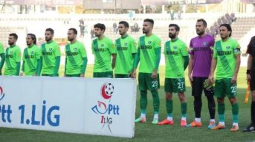 Denizlispor Ligin Dibine Demir Attı