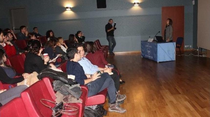 D&uuml;zen Değiştiren G&ouml;&ccedil;lerin Kadınlar &Uuml;zerindeki Etkisi