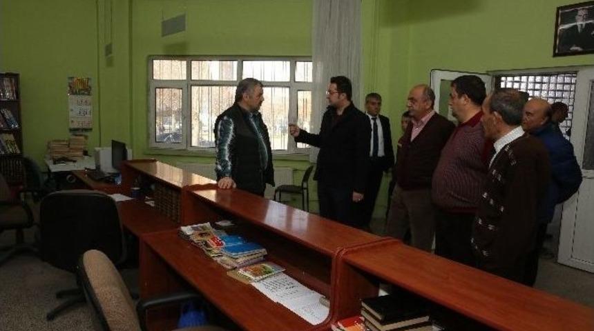 Başkan &Ccedil;elik&rsquo;in K&uuml;t&uuml;phane Turu