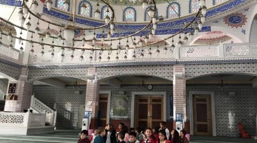Sorgun&rsquo;da Kreş &Ouml;ğrencileri Cami Gezdi