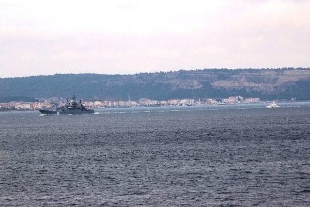 Rus Savaş Gemisi Çanakkale Boğazı’ndan Geçiş Yaptı