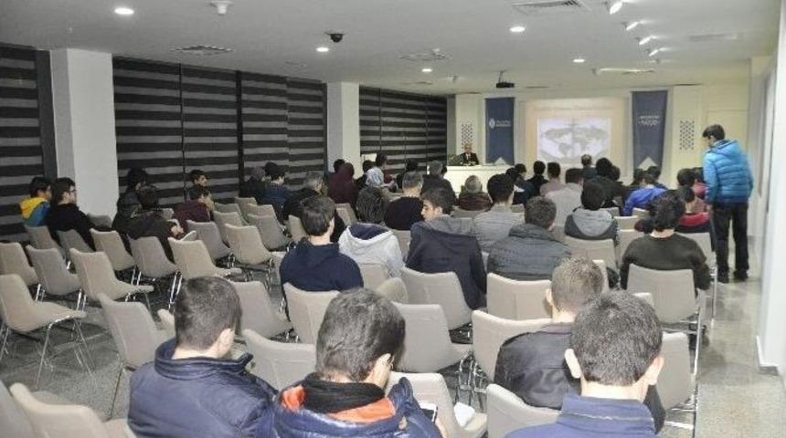 Deniz Tarih&ccedil;iliği Uzmanı İdris Bostan, &Uuml;mraniyelilerle Buluştu