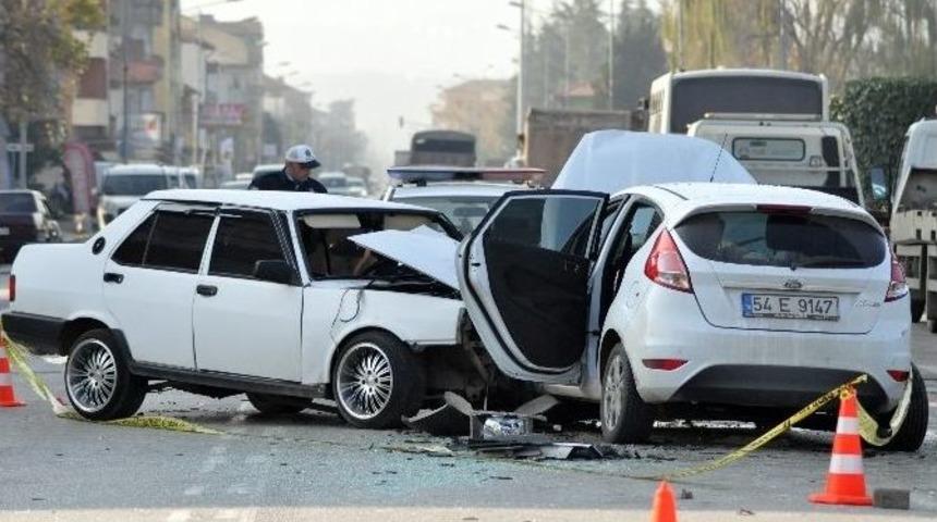 Sakarya&rsquo;da Trafik Kazası: 1 &Ouml;l&uuml;, 1 Yaralı