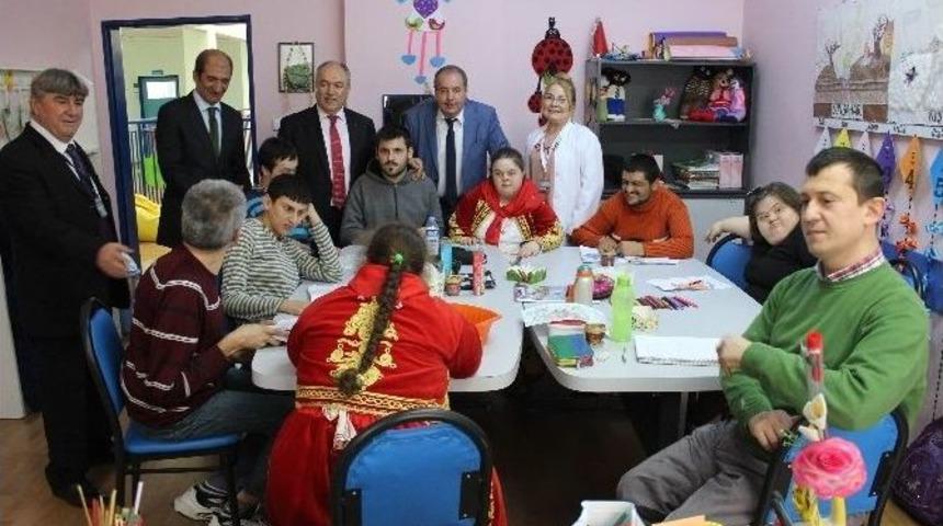 Hafif D&uuml;zeyde Zihinsel Engellilere Y&ouml;nelik Ke&ccedil;e Kursu