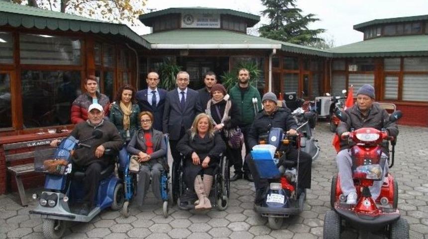 İl Emniyet M&uuml;d&uuml;r&uuml; Sakatlar Derneğini Ziyaret Etti