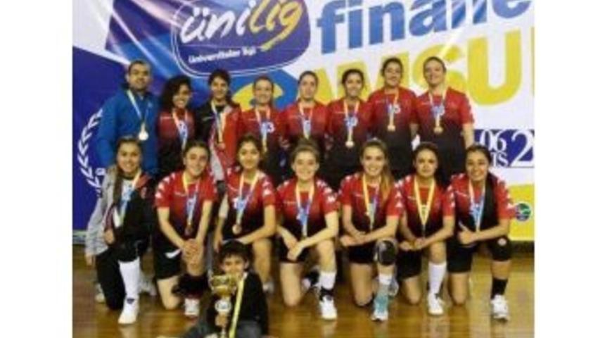 Neh&uuml; Bayan Hentbol Takımı Şampiyon Oldu