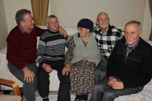 Stalin’in Sibirya’ya Sürdüğü Aile 56 Yıl Sonra Rize’de Bir Araya Geldi